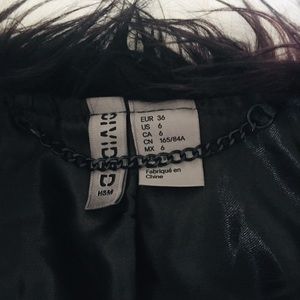 H&M Jackets & Coats - H&M Purple/Black Faux Fur Cropped Jacket Shaggy H&M Jackets & Coats - H&M Purple/Black Faux Fur Cropped Jacket Shaggy